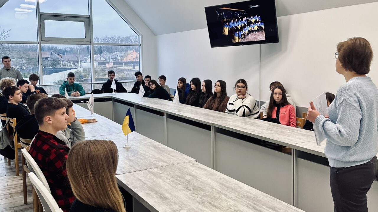 Зустріч учнів 8-9 класів із представниками Офісу Омбудсмана України у Рівненській області